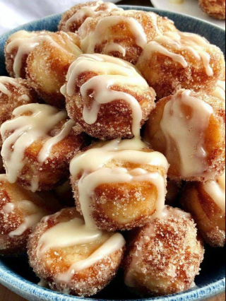 Kawałki ciasteczek cynamonowo-cukrowych