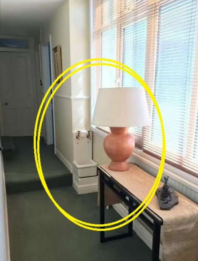 Cel małych umywalek w korytarzach – zapomniany detal ze staroświeckiego wzornictwa domów