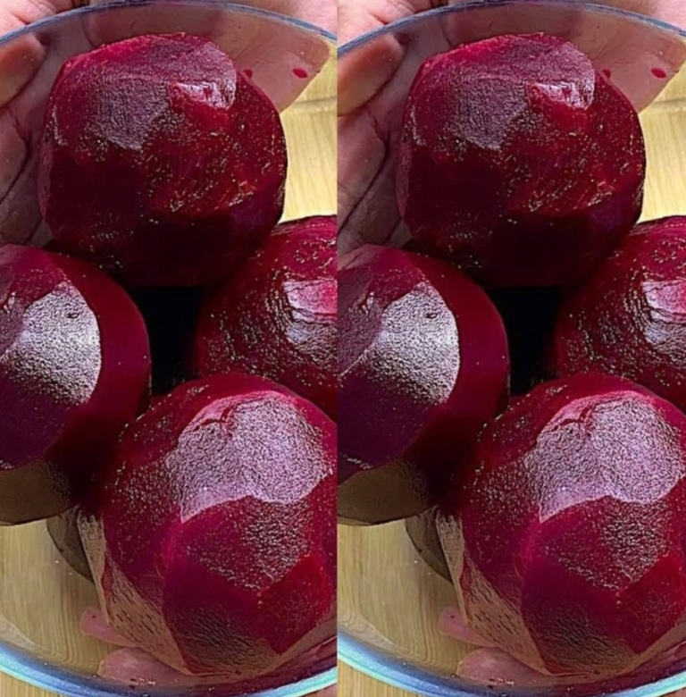 Zwiększ poziom kolagenu w swoim organizmie dzięki tym wspaniałym przepisom na dania z buraków, którymi możesz delektować się każdego wieczoru.