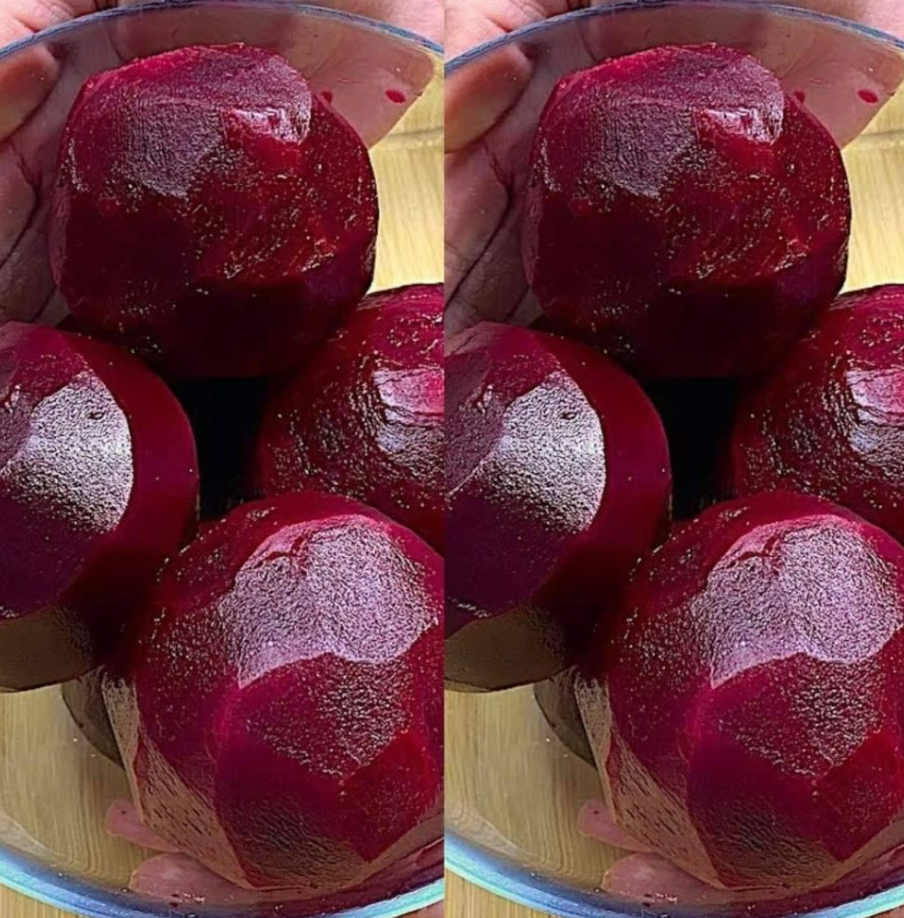 Zwiększ poziom kolagenu w swoim organizmie dzięki tym wspaniałym przepisom na dania z buraków, którymi możesz delektować się każdego wieczoru.