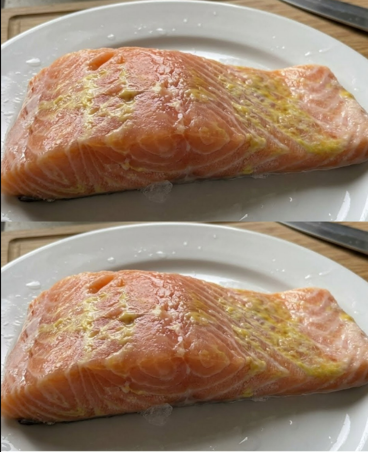 Oto dlaczego Twój rozmrożony łosoś ma żółty kolor