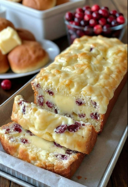 Chleb z serem śmietankowym i żurawiną