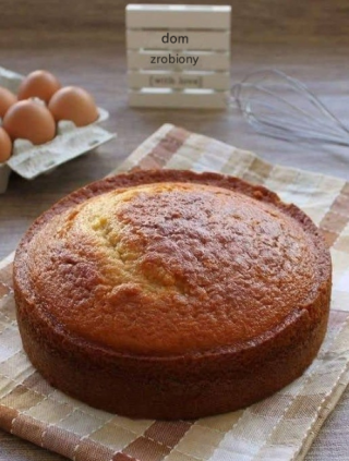 „Serce Babci: Pamiątkowe ciasto pachnące miłością”