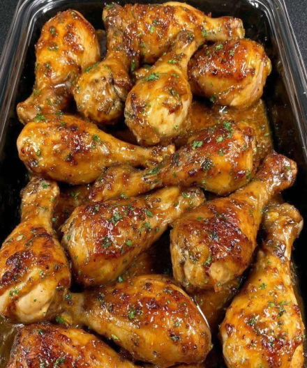 Pałki z kurczaka w miodzie i czosnku: najlepszy i łatwy przepis na obiad