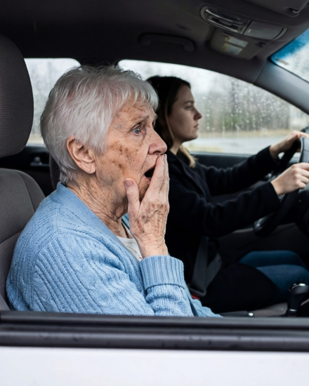 Myślałam, że moja adoptowana córka zabiera mnie do domu opieki, ale kiedy zobaczyłam, dokąd naprawdę zmierzamy, byłam w szoku